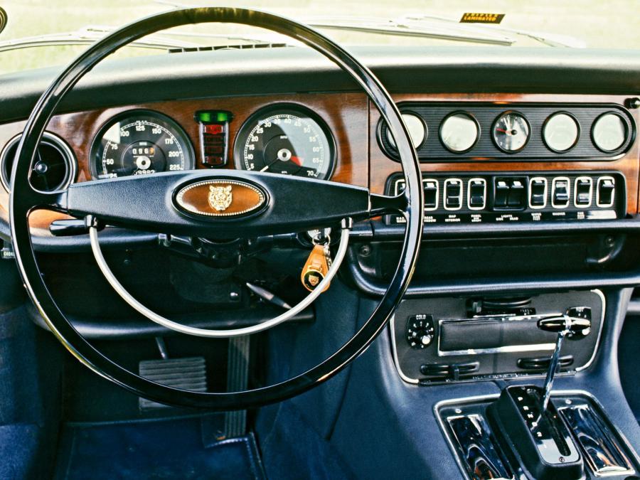  Jaguar XJ12 1972 года  (EU) (фото 4 из 5)